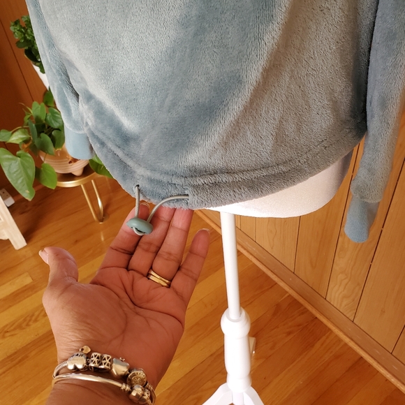 Fifth Sun Pale Green Women's Tops Size XS - Picture 4 of 11